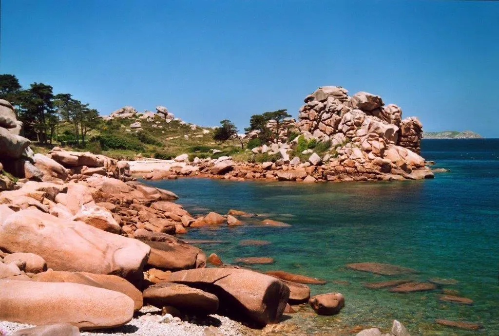 Studio Dune- Cote De Granit Rose Ploubezre 0*,  France